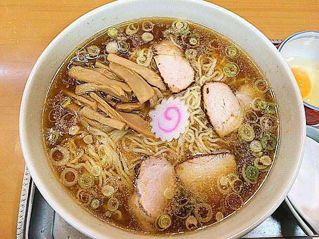 一般的なラーメン店のおよそ倍量を誇る「永福町大勝軒」の中華麺