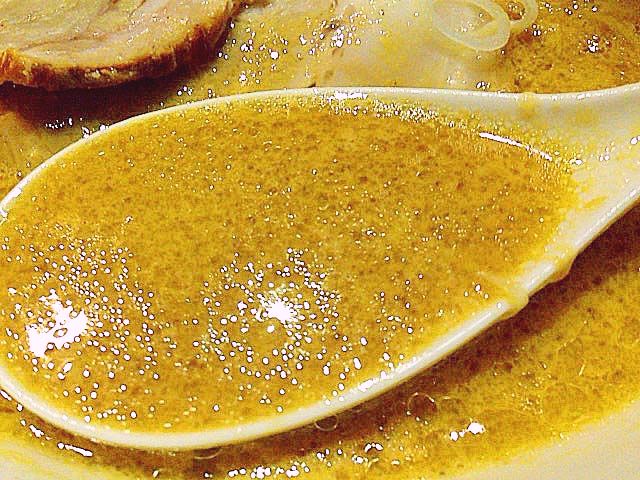 老舗中華「萬珍軒」の名古屋名物・元祖玉子とじラーメン（醤油）