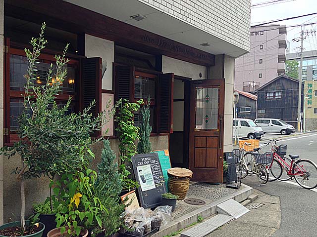 名古屋で初めて自家焙煎コーヒーを出した老舗「KAKO 花車本店」
