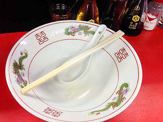 ワンタンタンメン完食！＠銀座の老舗「中華三原」