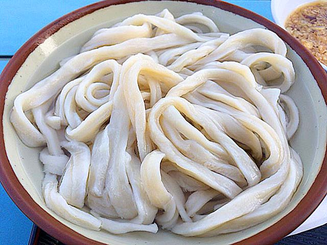 西武池袋本店屋上の讃岐うどん専門店「かるかや」1番人気のつけうどん