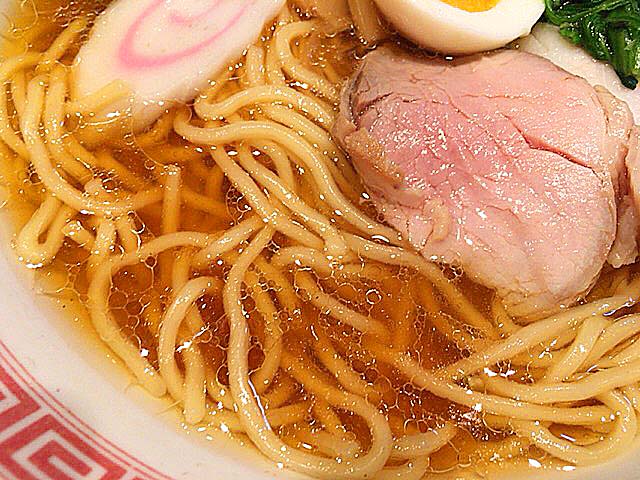 鶏がしっかり効いた醤油スープ＠御茶ノ水（湯島）「ラーメン大至」