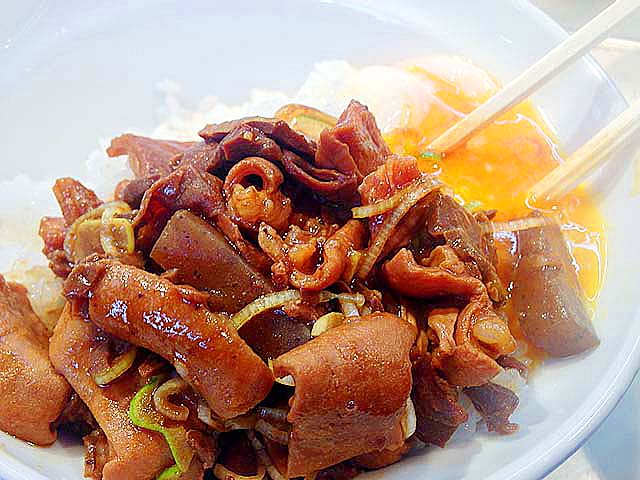 ライスに乗っけてハフハフ、半熟玉子と絡めてバフハフ＠築地「きつねや」