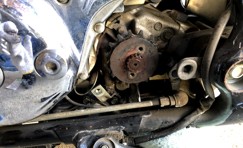 スプロケ固定金具外した後