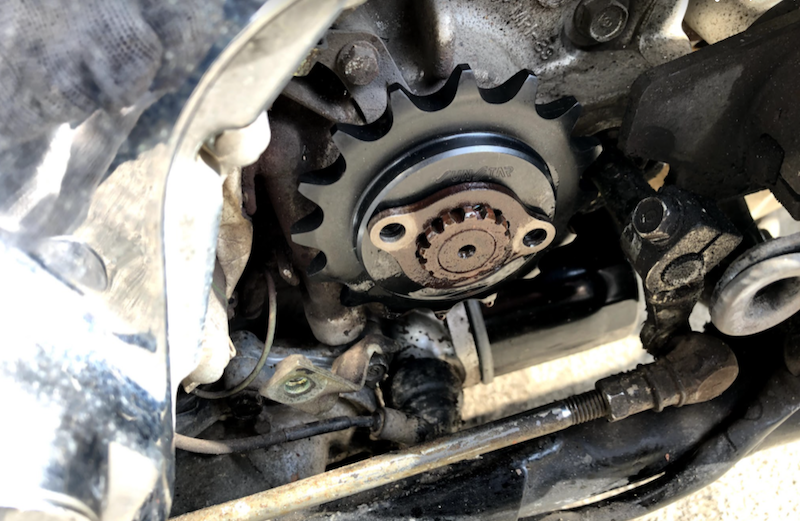 留め具取り付け