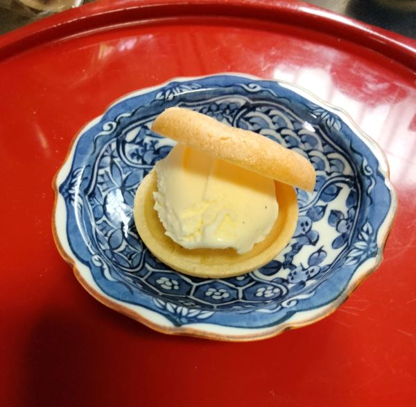 最中にバニラアイス