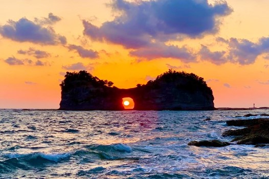 白浜の円月島