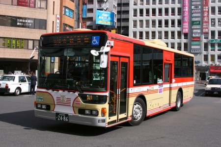 京王バス調布に復刻塗装登場 Akbとバスが好きな人のしょうもない日記