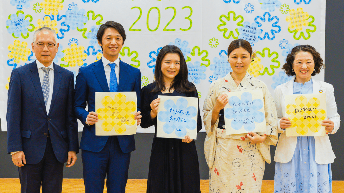 最後に皆さんで記念撮影(写真左より別府氏、小川、高水氏、湯原氏、芳野氏)