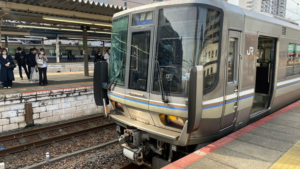 先頭車両の謎の羽根 - ありゃりゃサンポ