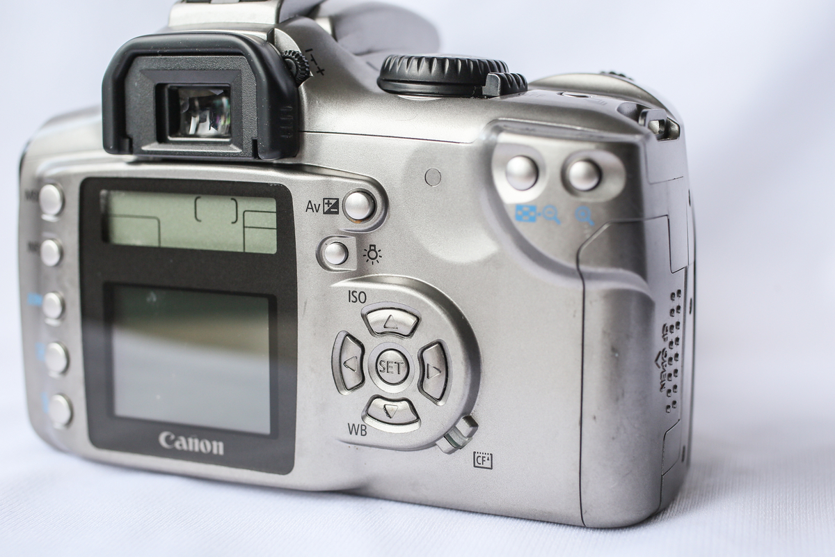 ❤️Canon Digital X お試し一眼レフにピッタリ超望遠レンズ付き❤️ CANON EOS Kiss デジタル X ダブルズームレンズキット 価格比較