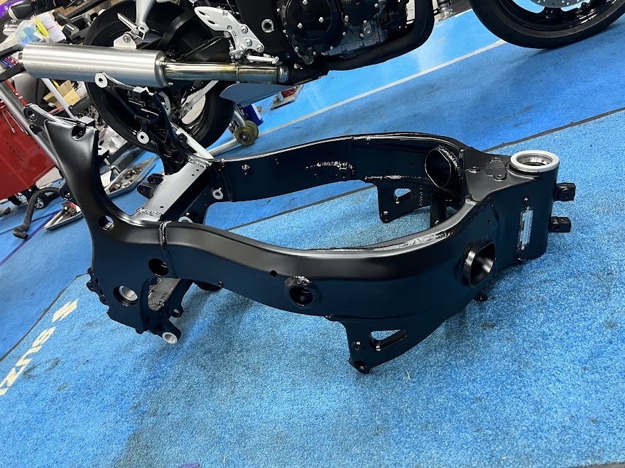 2001年式 GSX1300R 隼 レストア作業 - RIDEWIN from teamKAGAYAMA