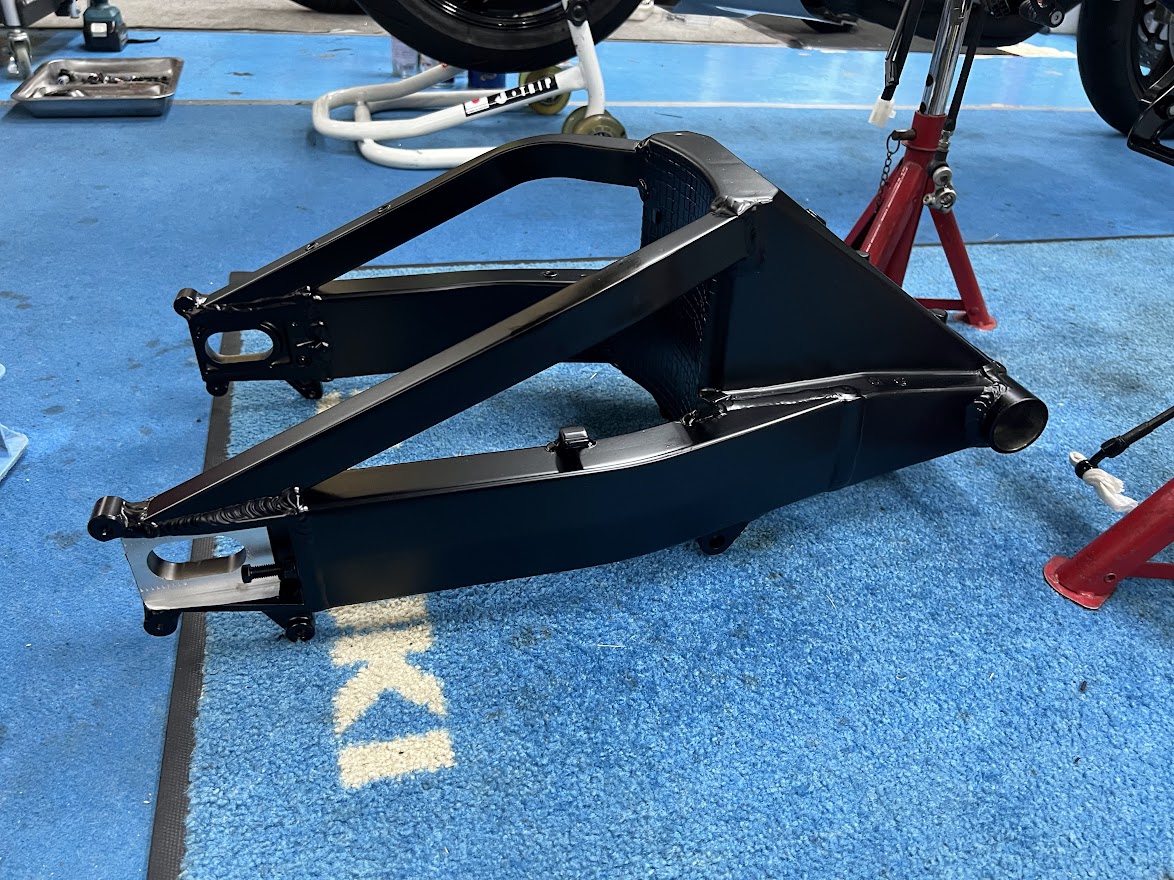 2001年式 GSX1300R 隼 レストア作業 - RIDEWIN from teamKAGAYAMA