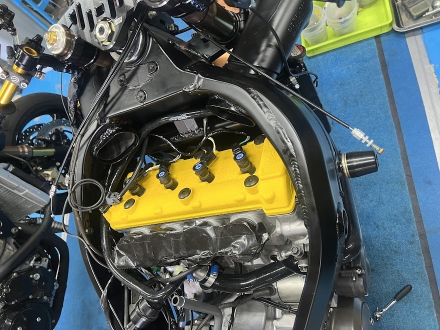 2001年式 GSX1300R 隼 レストア作業 - RIDEWIN from teamKAGAYAMA