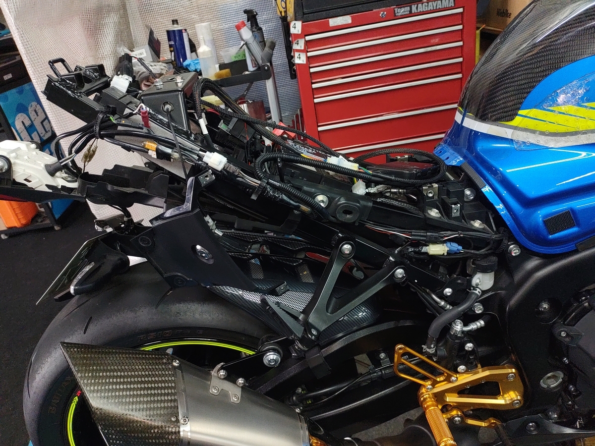 2017年式 GSX-R1000 アップ・ダウンシフター取り付け - RIDEWIN