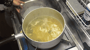 お湯の色が緑色に。くさい お湯の色が緑色に。くさい