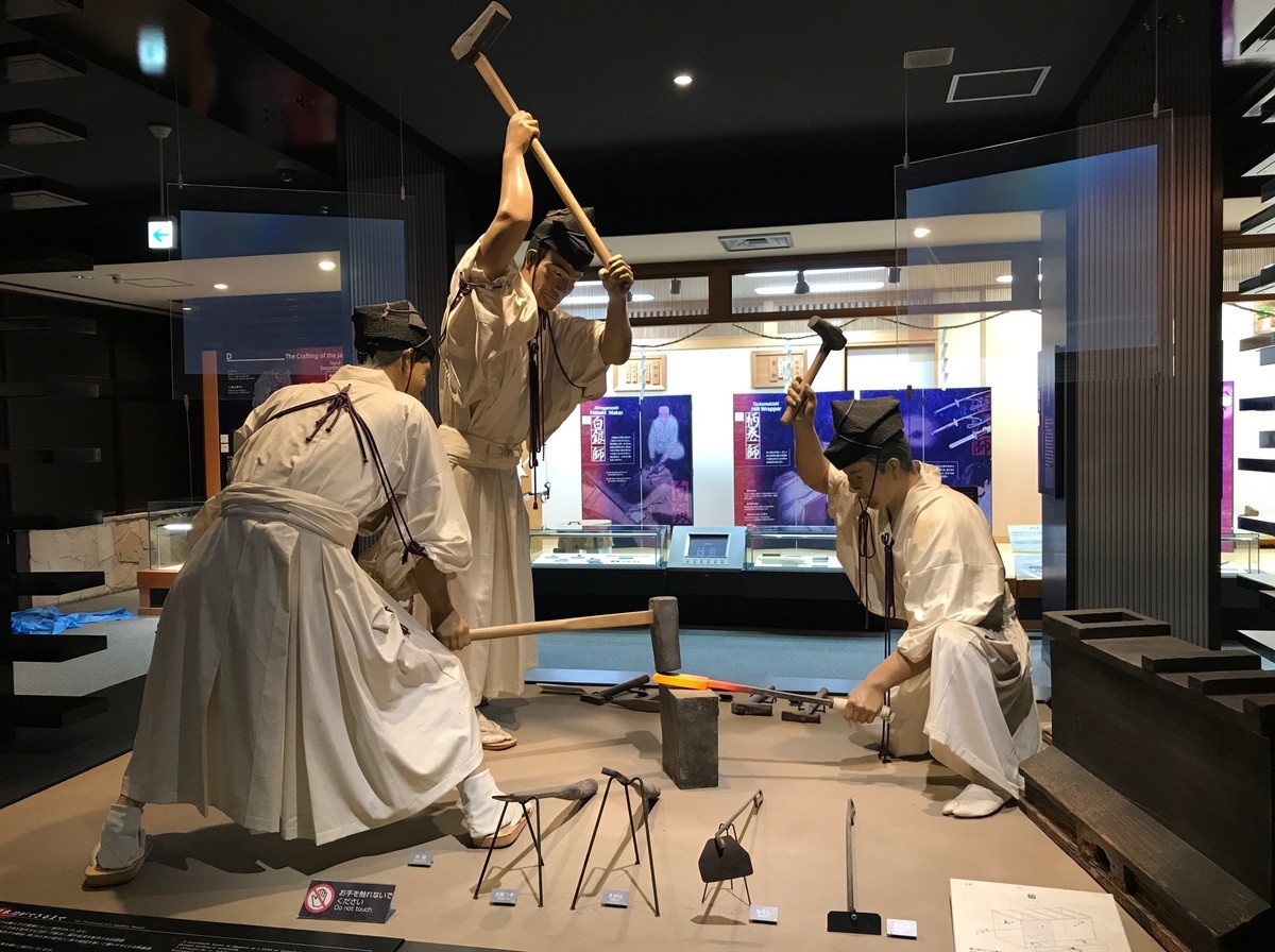 こちらは人形（展示）