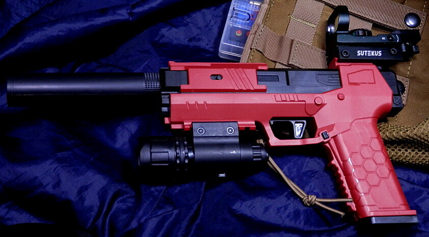 トイガン「Geckoコピー？ミニスポンジ弾排莢式トイガン」 ヤモリで