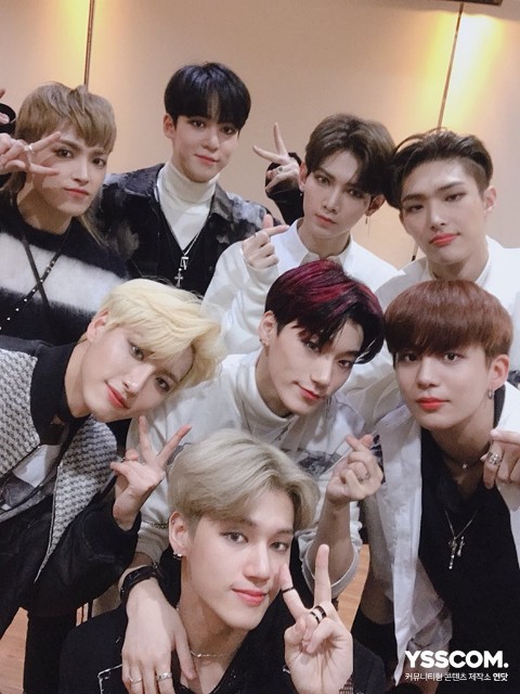 ATEEZ アチズ ジョンホ ソウル ファンミ メンバーシップ 唄っ ユニフォーム