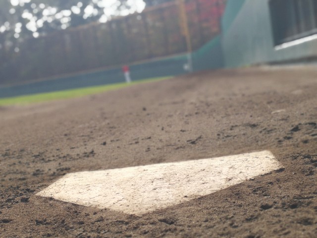 野球うんちく 昔ホームベースはゴムでなく だった 心も体も暖かい家づくり