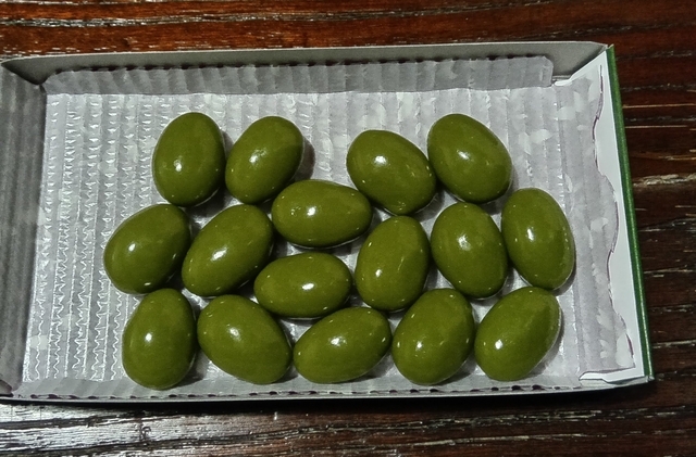 明治 アーモンドチョコ 抹茶 口コミ