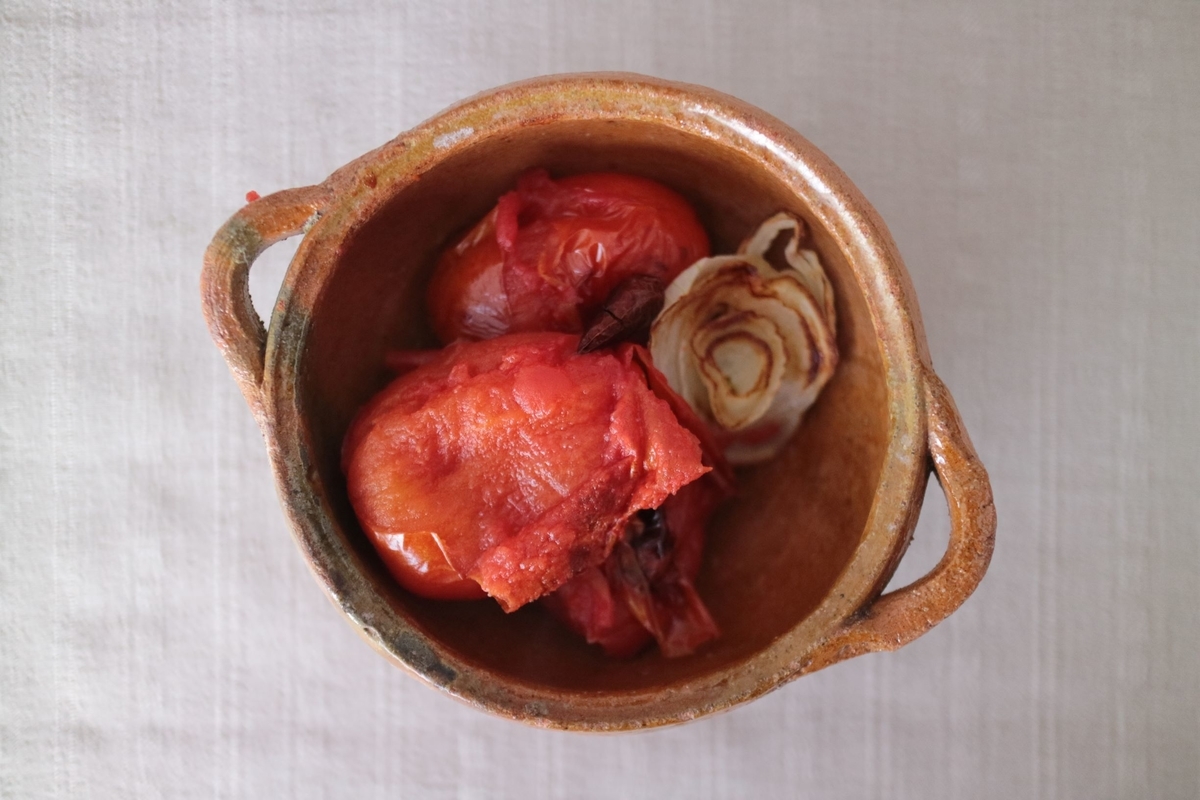 ©JO‘ マッシュキャッサバ(トマトソース入り) / Yuca cocida con salsa de tomate