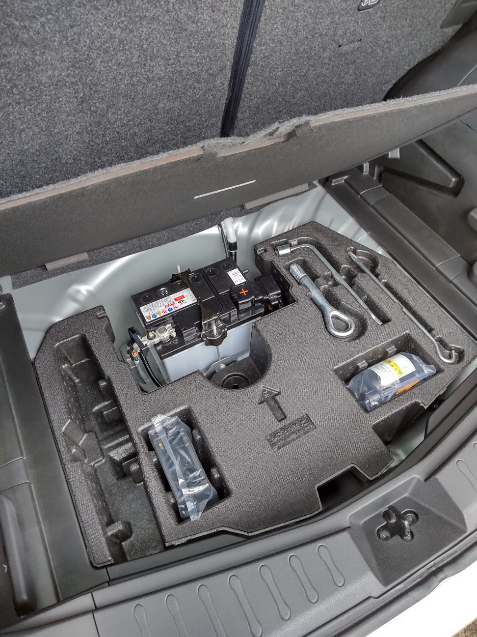 e-POWER》日産ノート 12V補機バッテリー交換の疑問? - DIY&ToolBox