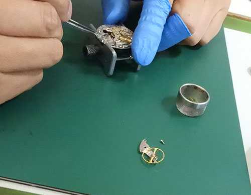 f:id:tokei-syuuri:20191025184617j:plain f:id:tokei-syuuri:20191025184617j:plain