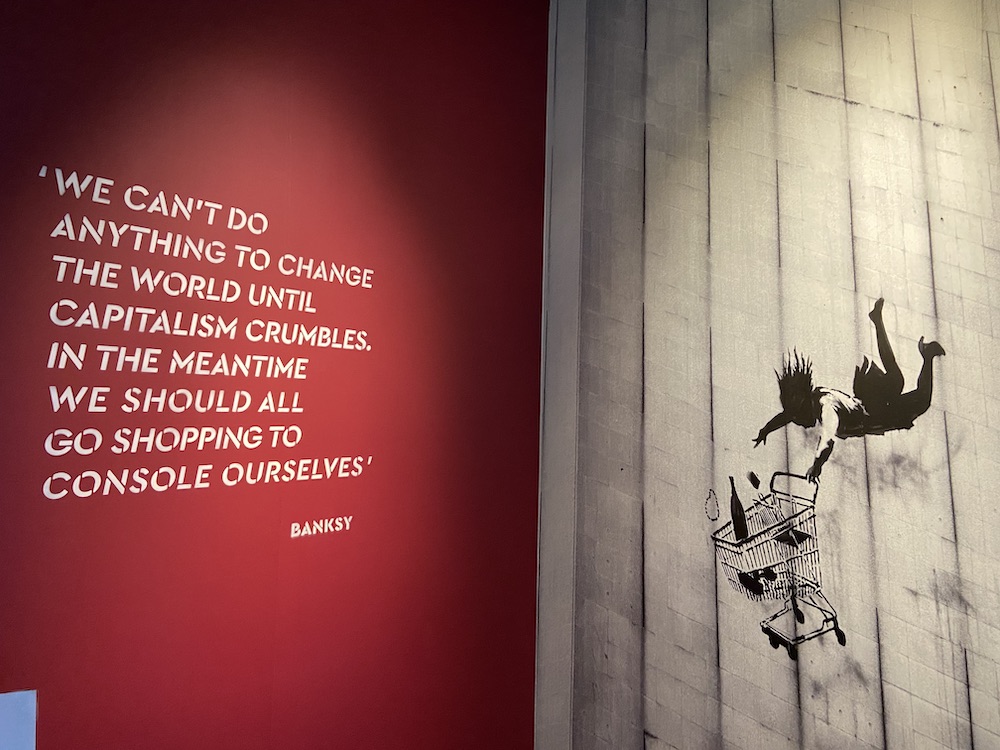 バンクシー BANKSY 天才か反逆者か♠︎作品集♠︎赤白セット♠︎バンクシー展 図録 バンクシー展 天才か反逆者か 【赤表紙ver】 - ノース