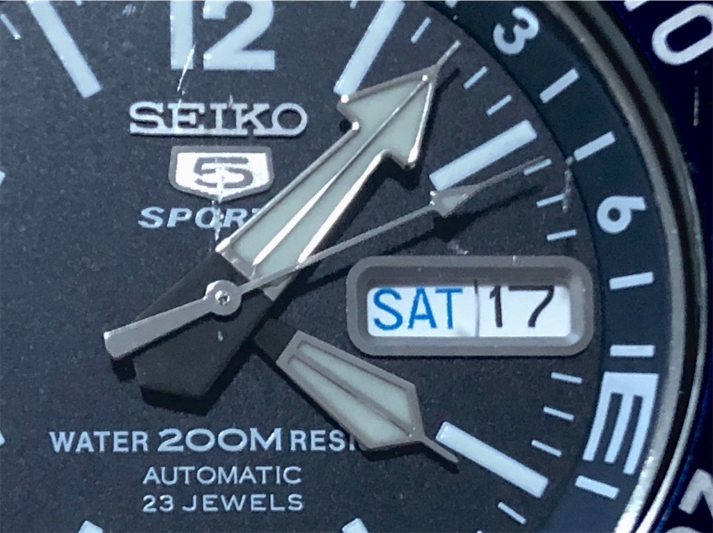 SEIKO5スポーツ SKZ209JC 通称ブルーアトラス セイコー ブルーアトラス SKZ209レビュー -異彩を放つセイコー5の
