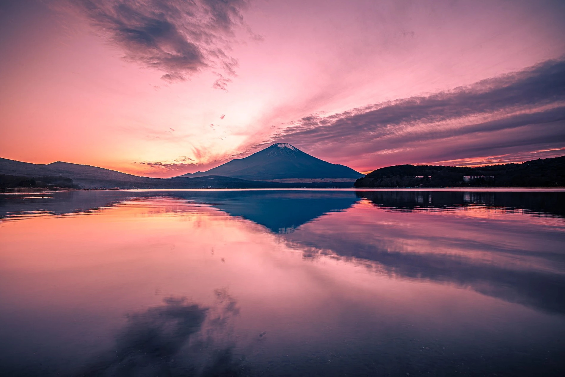 山中湖より夕焼けの富士山