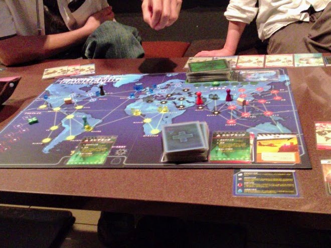 パンデミック 新たなる試練 何度も遊びたくなる超定番の協力ゲーム 100点 ボードゲームたのしいね