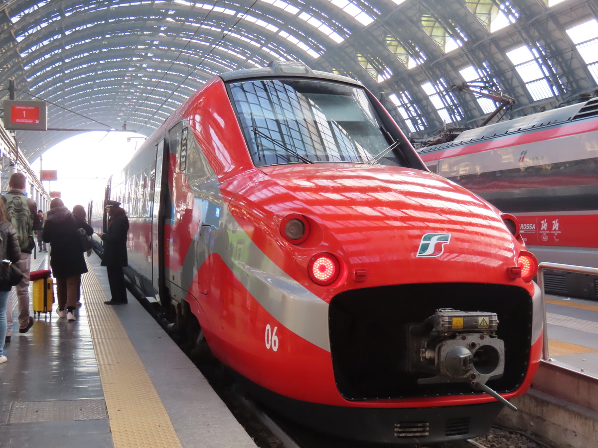 フレッチャロッサ、イタリア版新幹線