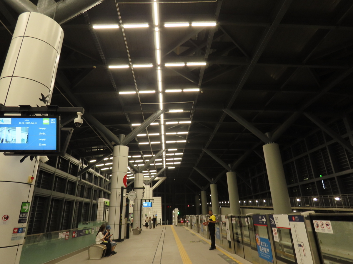マカオLRT横琴線のホーム