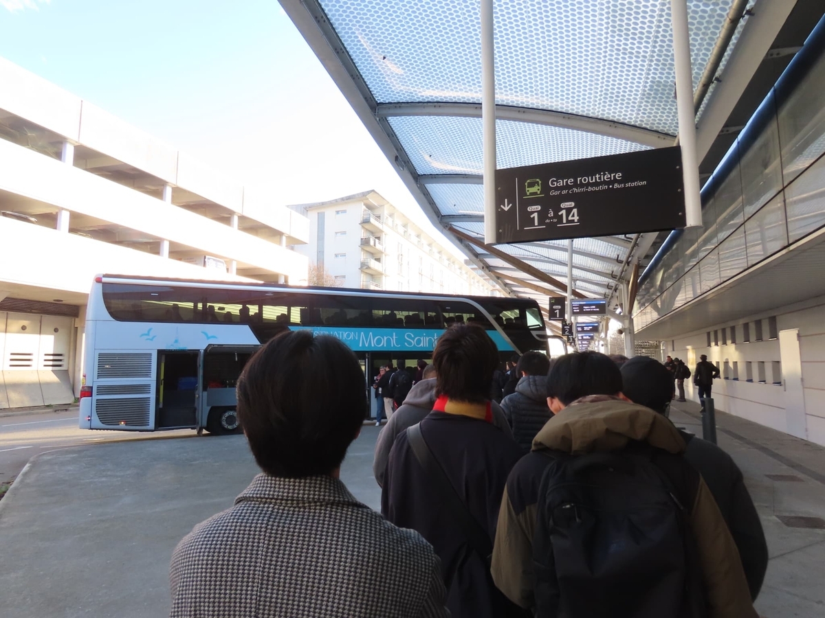 レンヌ駅 バス停 最寄り