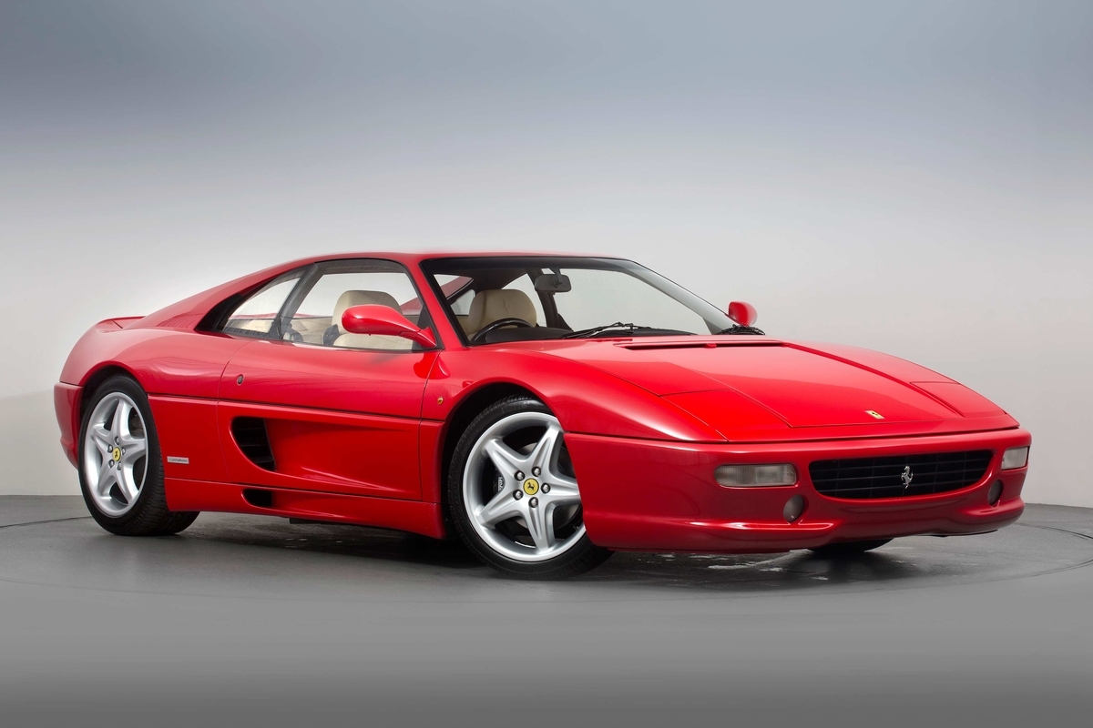 フェラーリ　F355 The Ferrari F355 Spider Is a Beautiful, Thrilling Machine