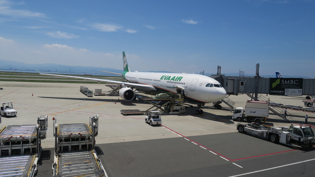 18年旅行記15 3 エバー航空で行く台北 北海道 関西空港出発まで 難波で前泊して関西空港へ J Ship大阪難波宿泊記と関西空港ぼてぢゅう Anaラウンジ Sfc修行となぞの旅人