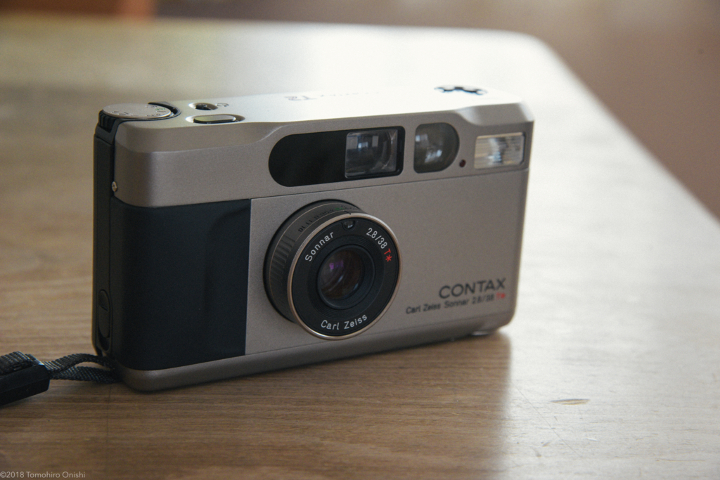 CONTAX T2はきっと最高の相棒になる。作例多めでレビュー！ - カメラとベースでできている