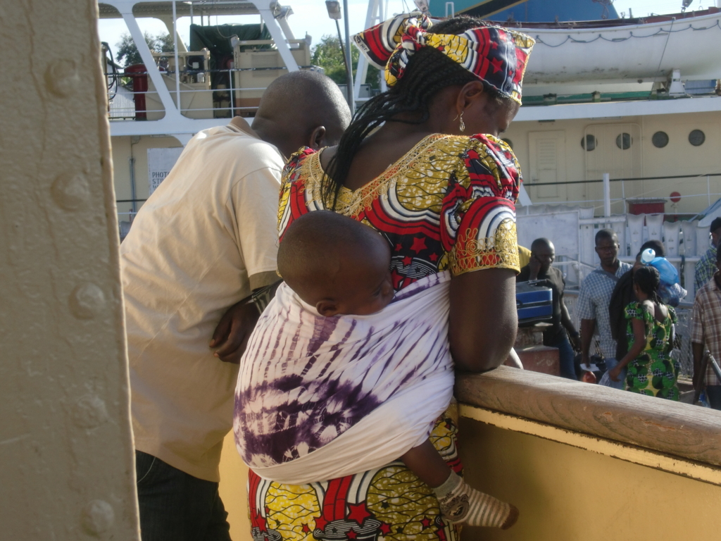 タンガニーカ湖を船で縦断してザンビアへ。 新規就農どろんこ日記