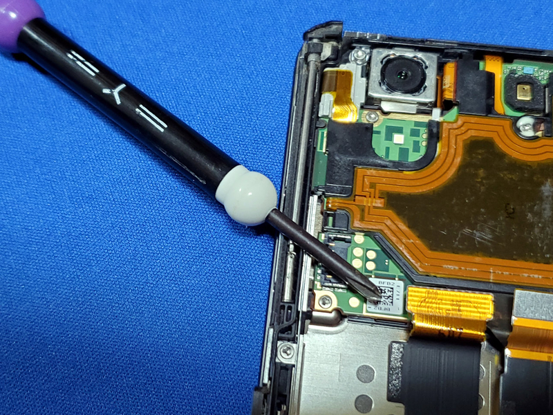 ドコモスマホ 富士通 arrows NX F-01Jをニコイチで修理