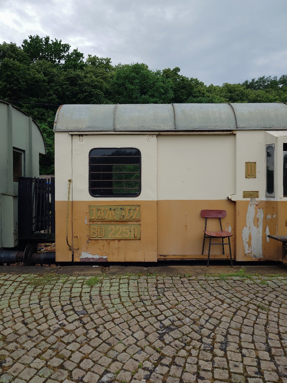 ＴＩＬＬＧ・・・ＺＲＳーユーゴスラビア　２等車 トライフィン《FROW》FUTURE対応 ハニカム カーボン ライム