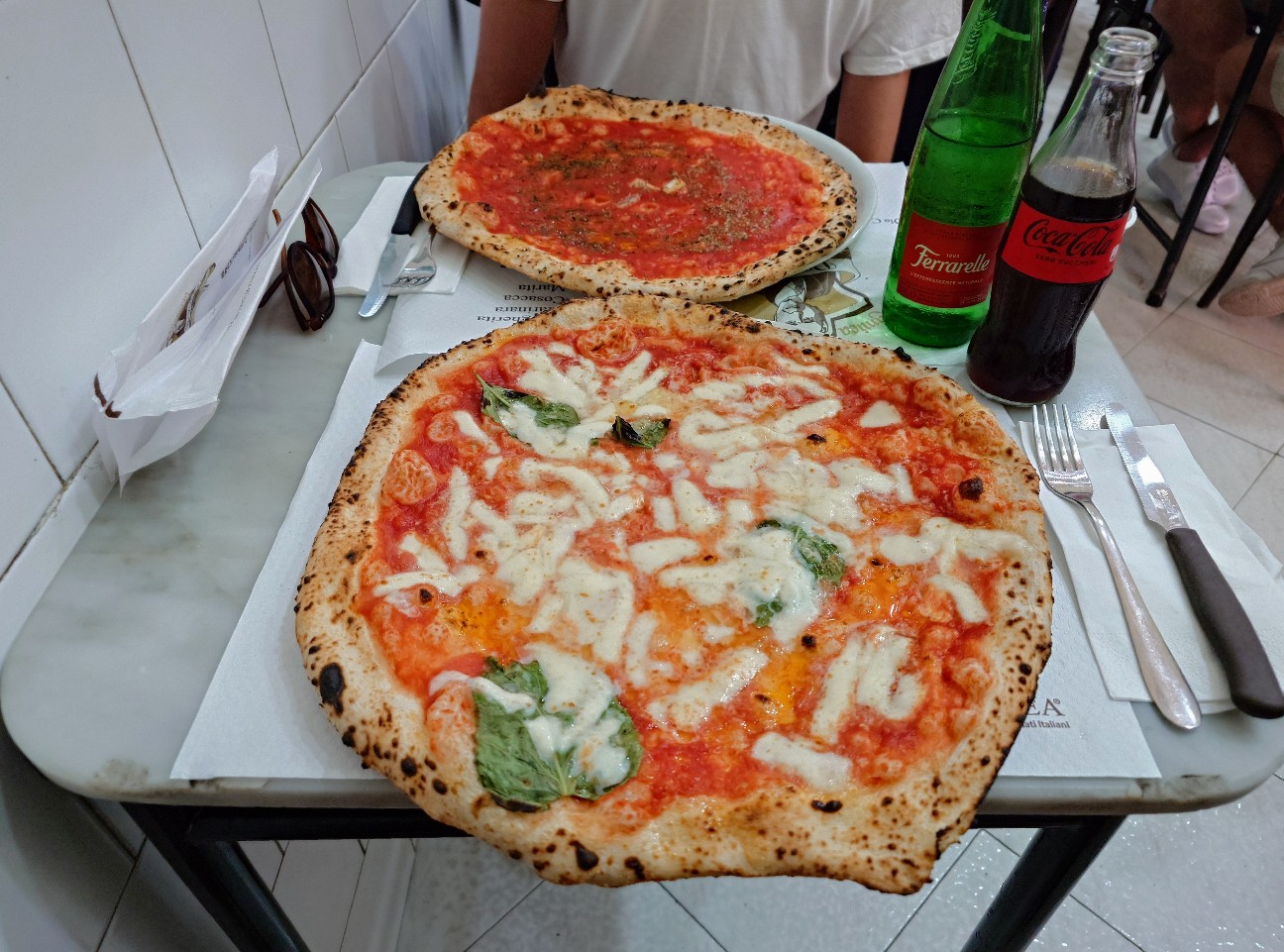 イタリア旅行´24）ピザ発祥の地ナポリで一番有名なピザ屋さん『L 