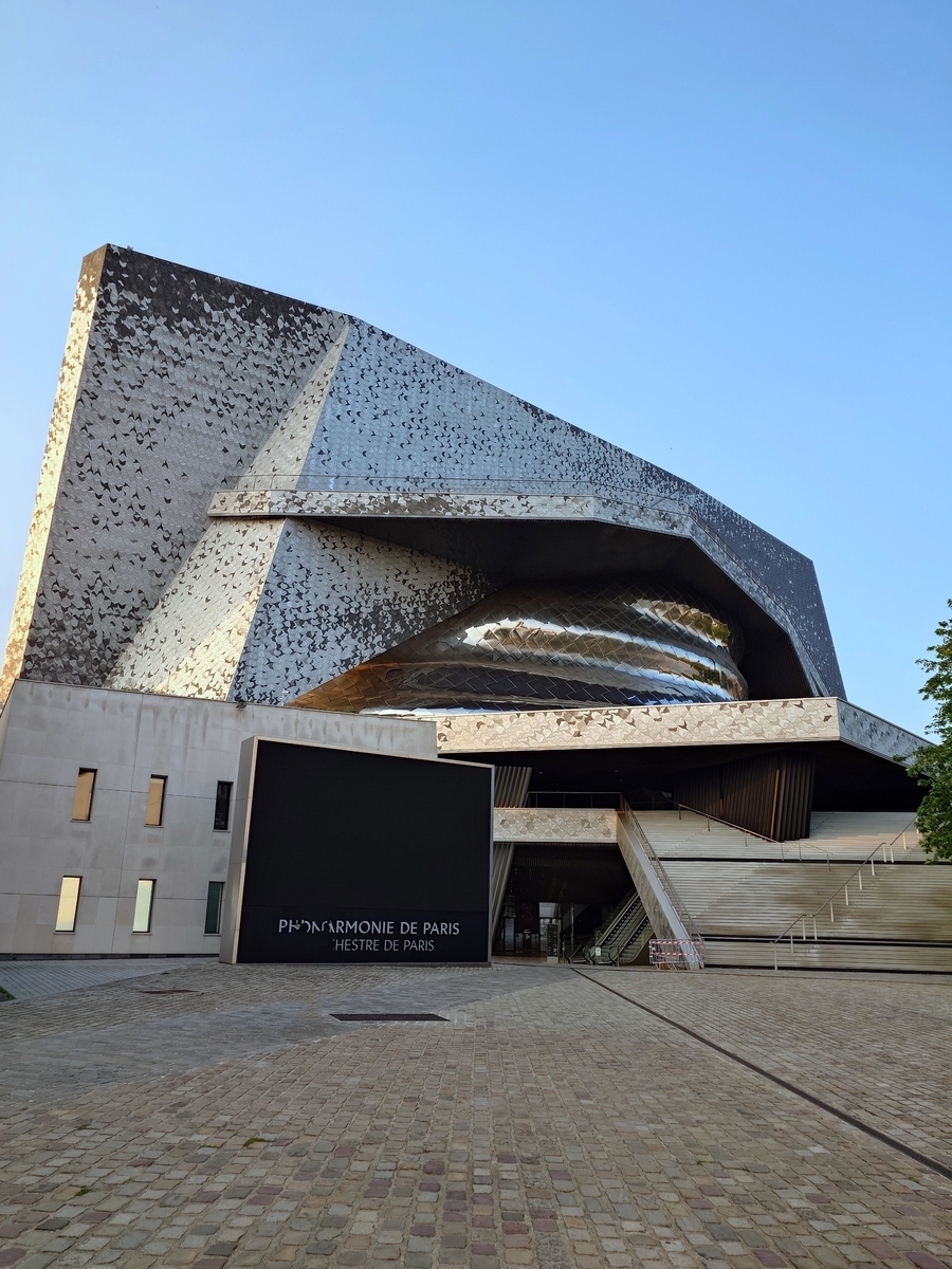 パリ旅行´25）パリのユニークな建物を見て周る『フィルハーモニー・ド