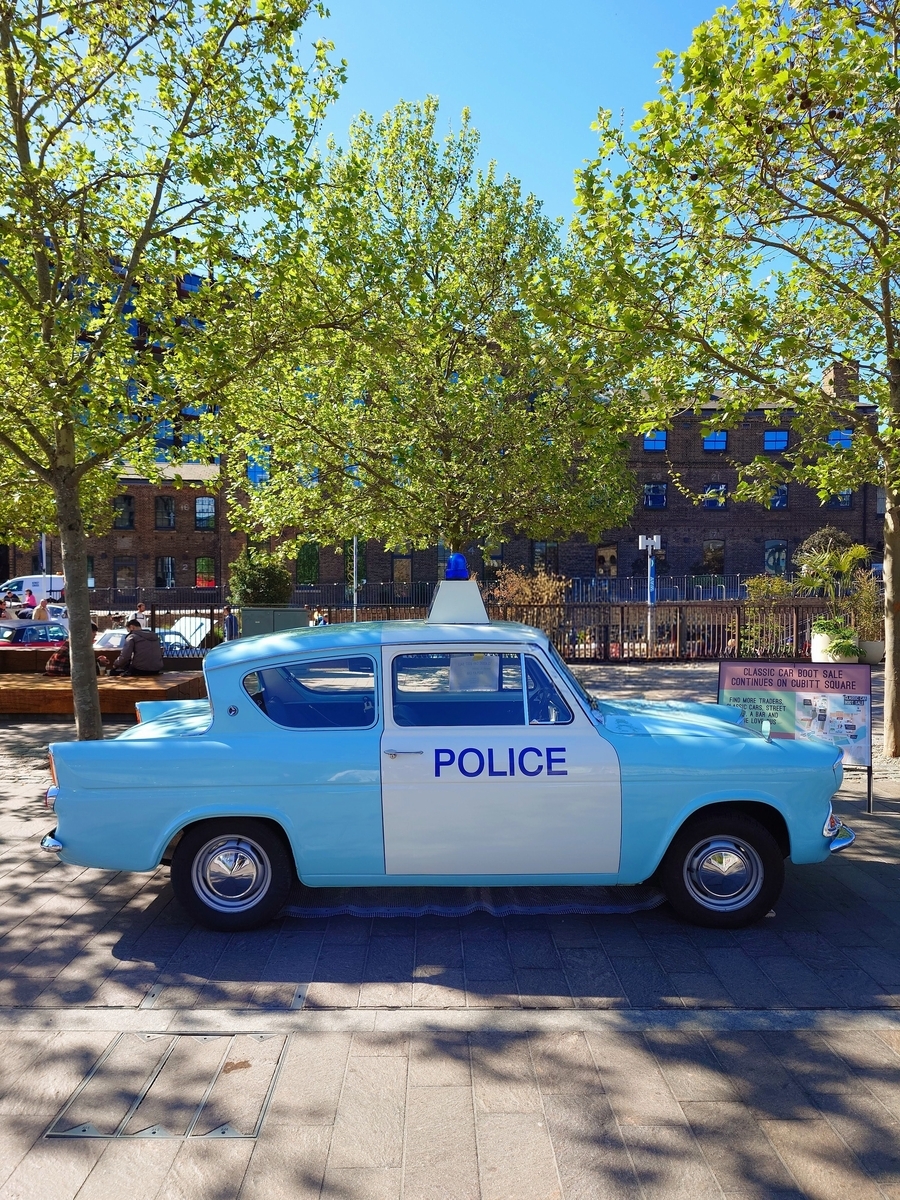 クラシックカーとビンテージの祭典『Classic Car Boot Sale』へ