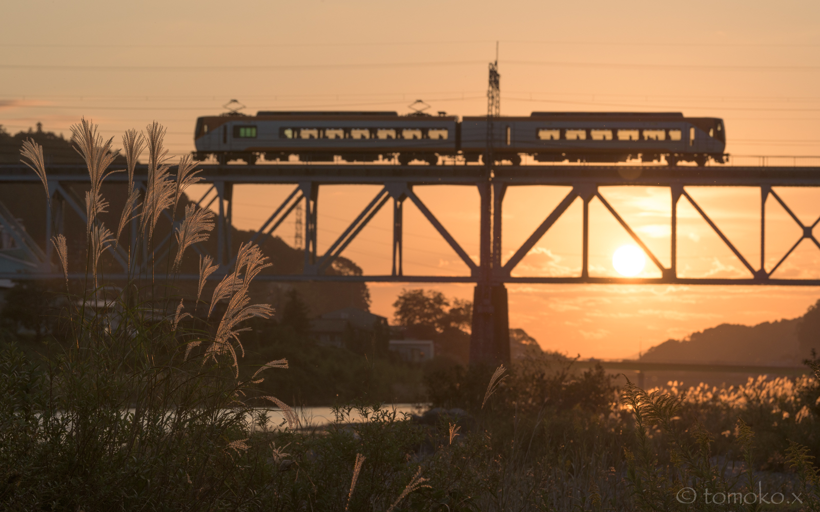 夕焼け電車 - Zk HOLiC