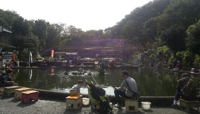楽しきかな釣り堀 草柳園フィッシングセンター 大和市 神奈川 Cooneruasobu
