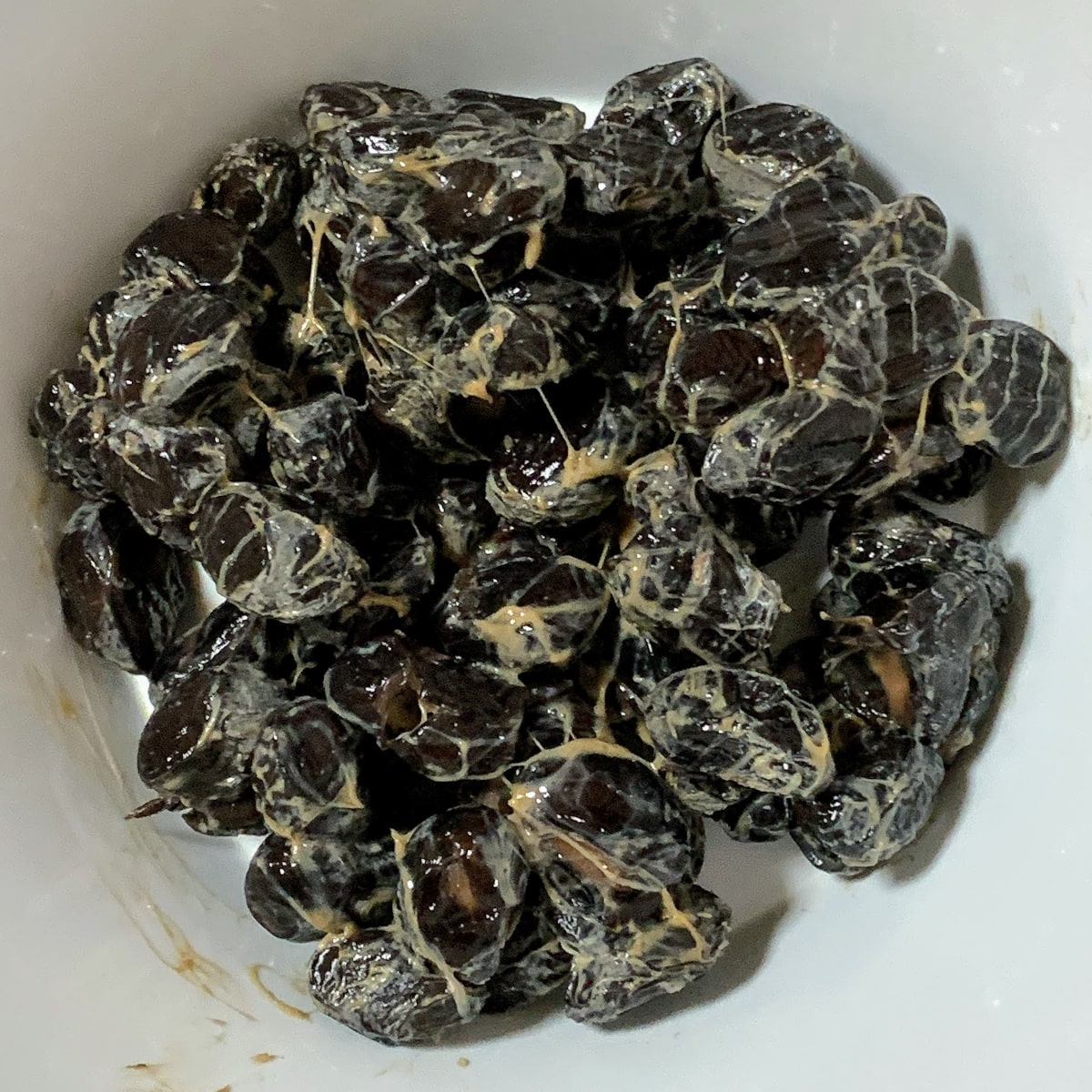 f:id:tomotan_uki:20200822183712j:plain 「丹波黒納豆」の納豆の画像