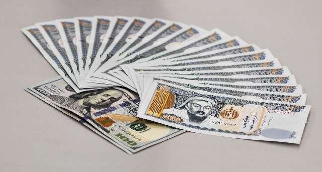 並べられたお金