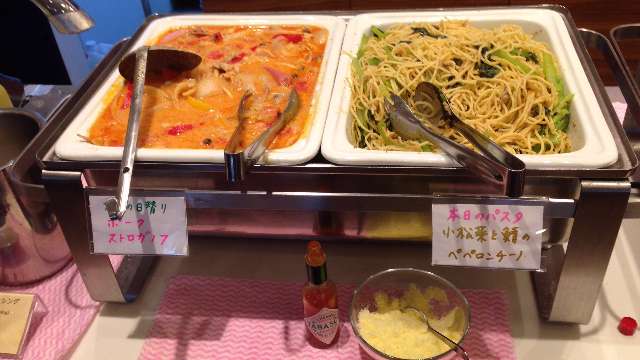平日ランチ食べ放題の店タンティートの日替わりメニュービュッフェ台