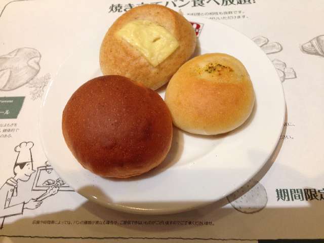 バケットスナモ南砂町店のパンビュッフェ